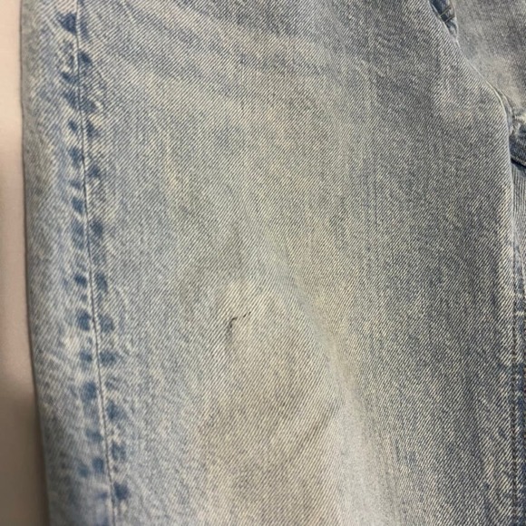 American Eagle light wash distressed mom jean denim 0 - Picture 4 of 8